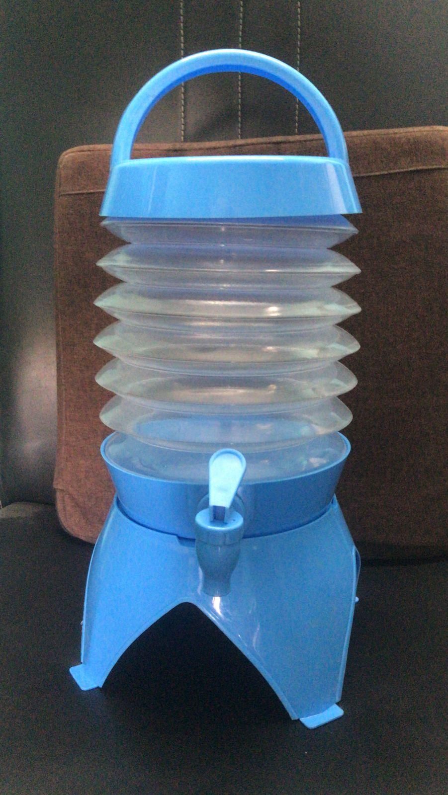 Collapsible Water Bucket with Spout